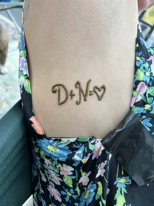 100% natural henna tattoos 0