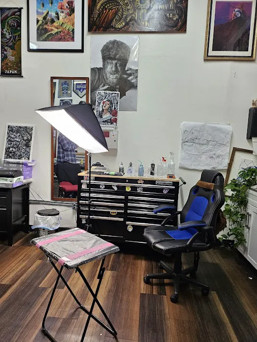 1110 Tattoo parlor 3
