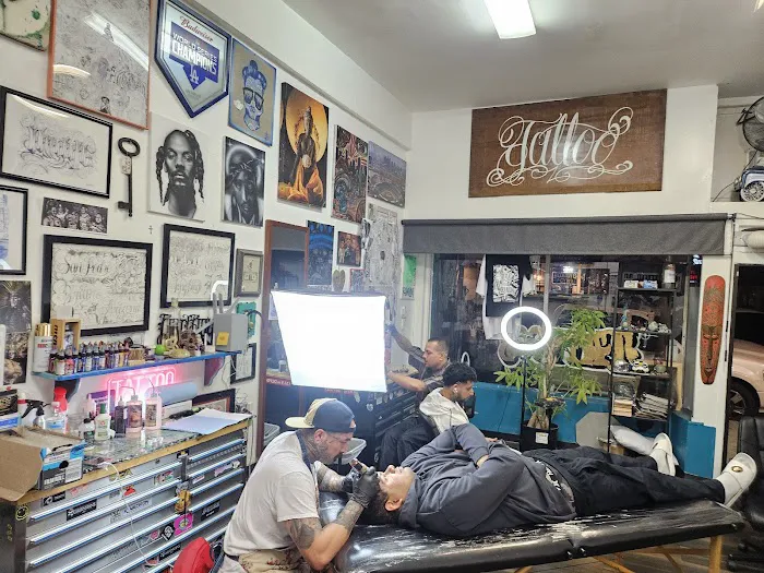 1110 Tattoo parlor 1