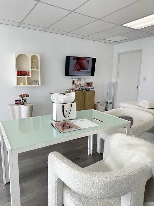 The Beauty Bar 8 | permanent makeup & in person training 4