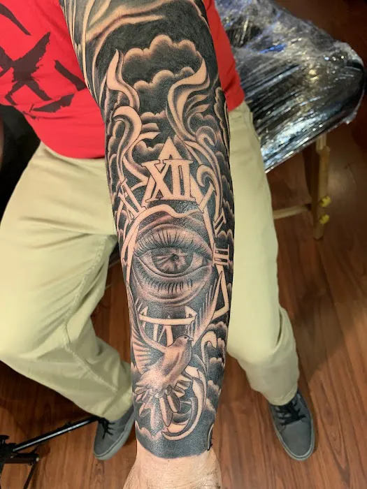 Peter Gunz Tattoo Studio 5