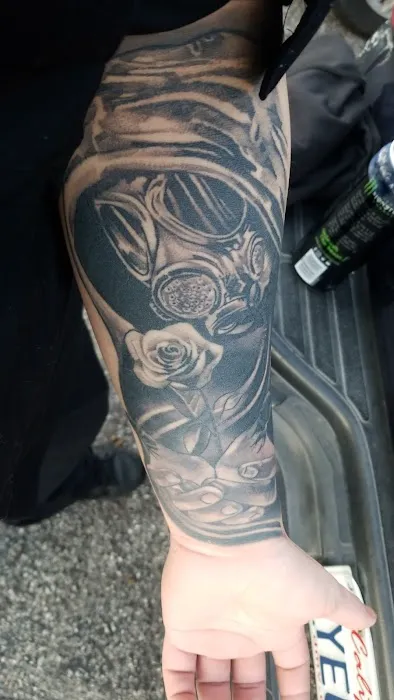 Tommy Montoya's Klockwork Tattoo Club 6