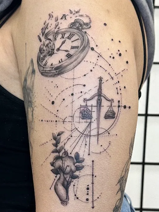 Golden Eye Tattoo Studio 7