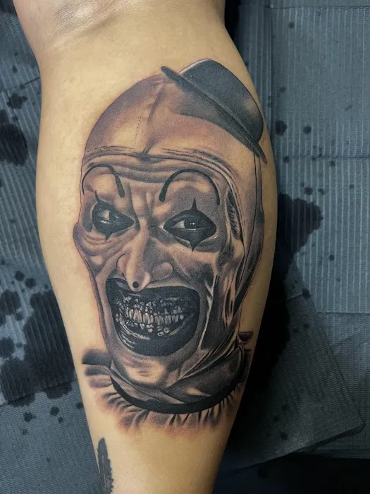 Flying Daggers Tattoo Parlor 7