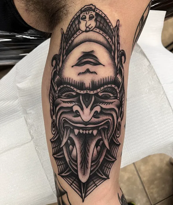 Flying Daggers Tattoo Parlor 8