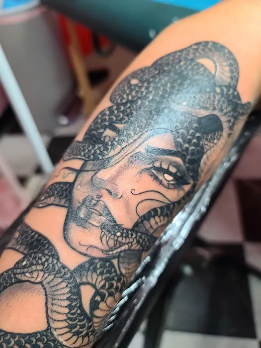 Little Annie Motel Tattoo Parlor 5