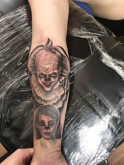 XY Tattoo Studio 4