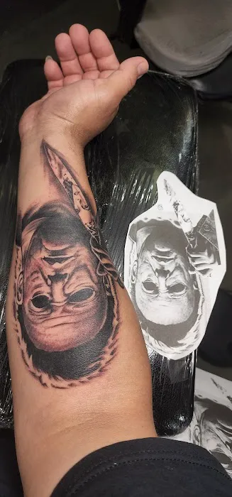 In the Skin Tattoo & Body Piercing Studios 4