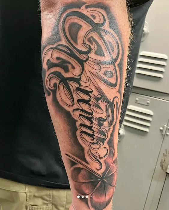 In the Skin Tattoo & Body Piercing Studios 5