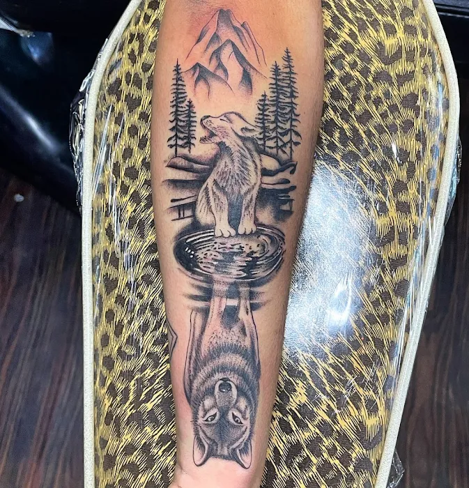 Tattoo Love & Body Piercing Co. 8