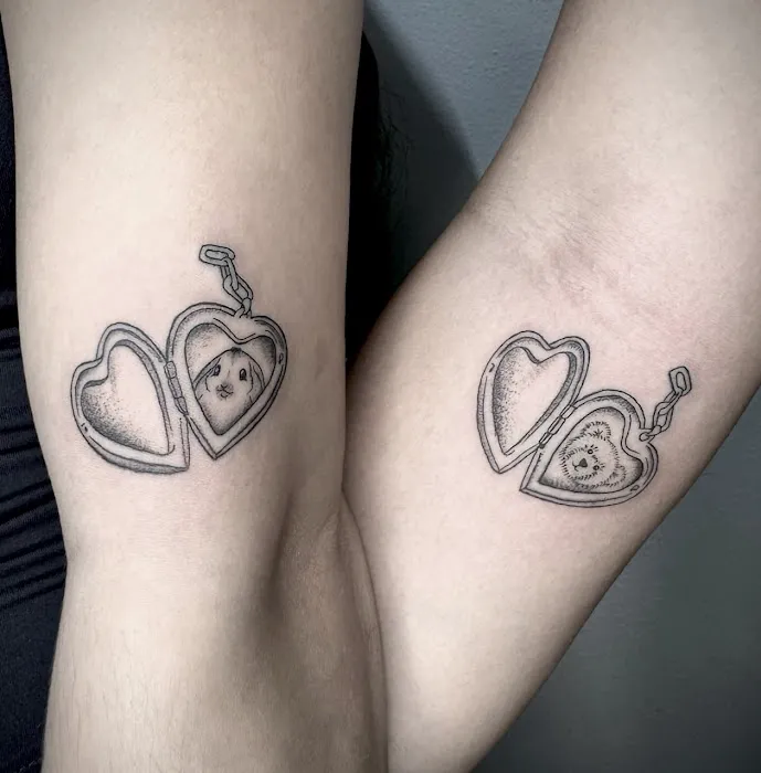 BLACK TOWER TATTOO STUDIO 1