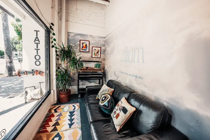 Alium Tattoo Studio 5