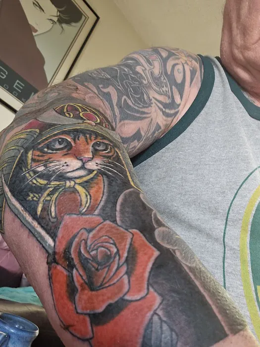 Alium Tattoo Studio 3