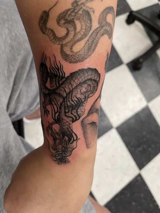 Mid Town Tattoo Shop 7