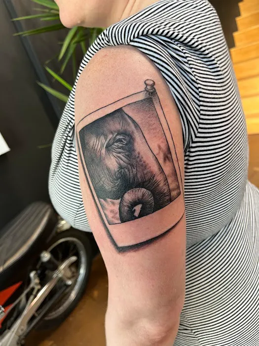KISS KISS TATTOO 3