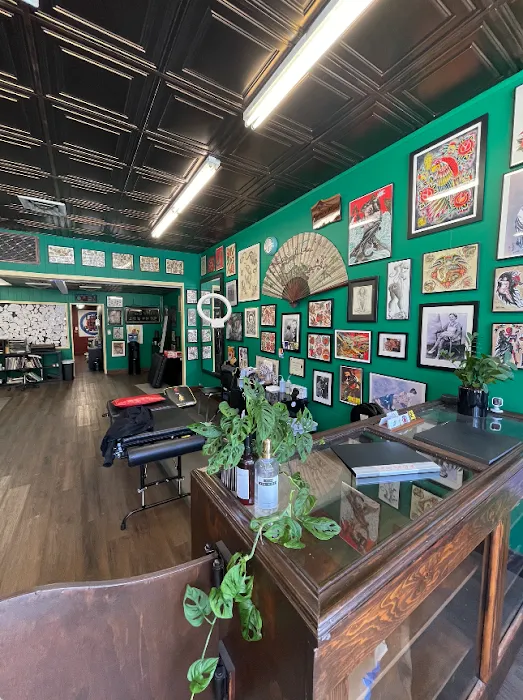 The Queen’s Head Tattoo Parlour 3