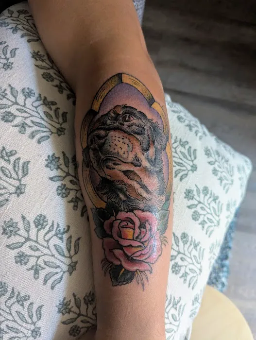 The Queen’s Head Tattoo Parlour 1