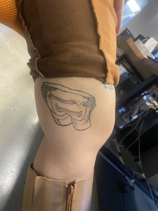 1MM Tattoo Studio 4