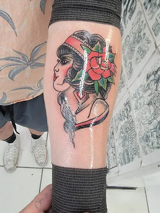 Buzzbomb Tattoo And Body Piercing 1