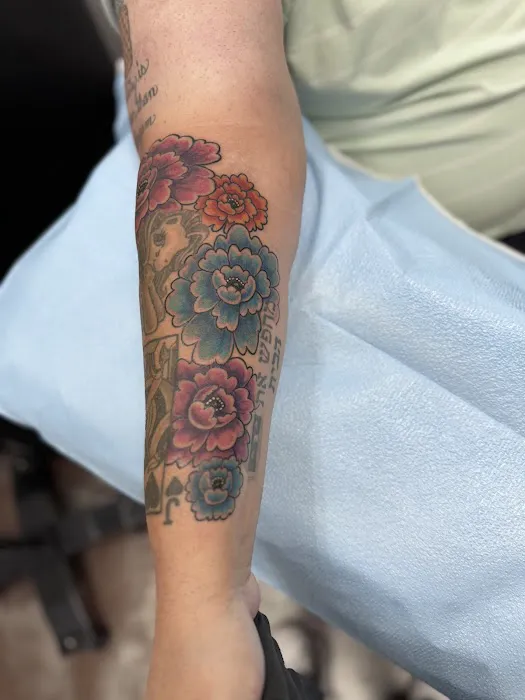 Atomic Tattoo & Body Piercing 0