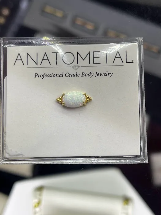Atomic Tattoo & Body Piercing 6