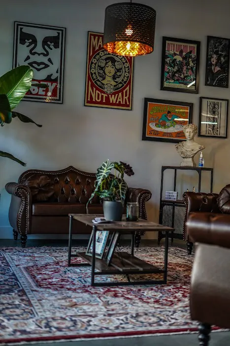 Thirty One Tattoo Shop 6