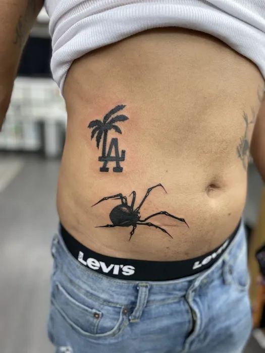Lunainked Tattoo studio 7