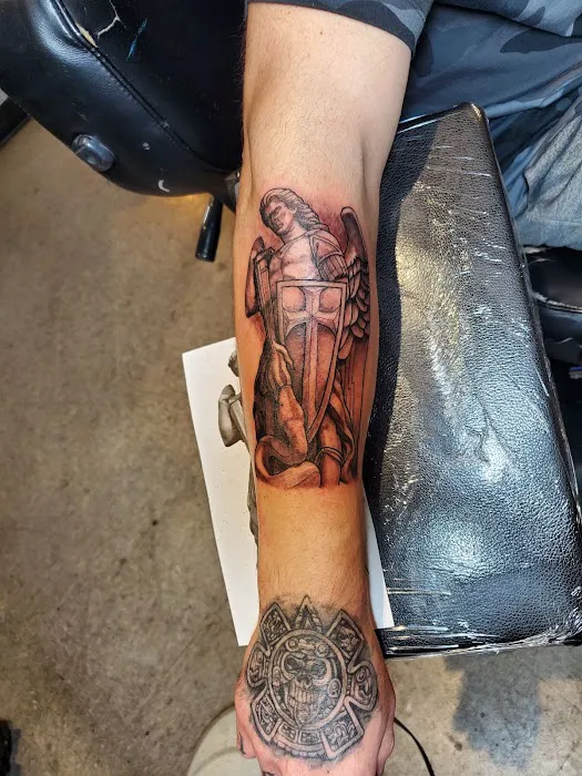 American Ink Tattoo Studio 8