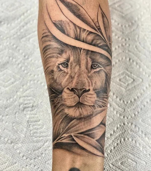 Costello Tattoo & Piercing Studio 4