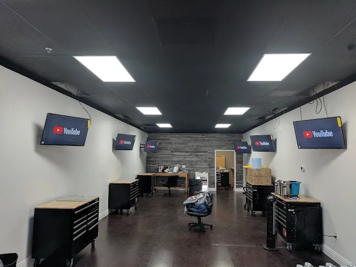 Iconiq Tattoo Studio 3