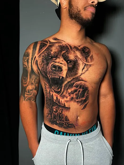Iconiq Tattoo Studio 8