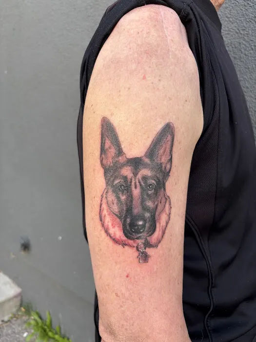 Oak & Poppy Tattoos & Piercings 2