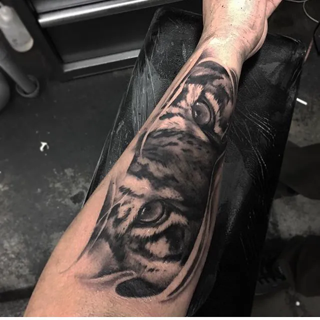 Clandestine Rabbit Tattoo & Piercing Studio 0