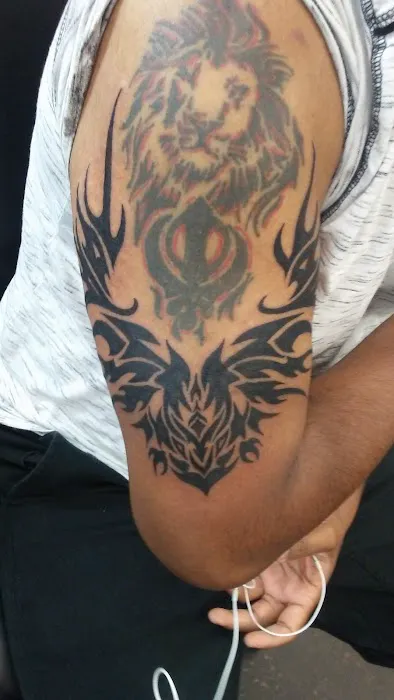 Clandestine Rabbit Tattoo & Piercing Studio 6