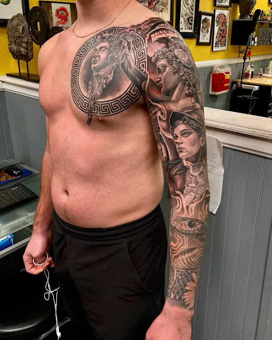 House of needles tattoo shop 0