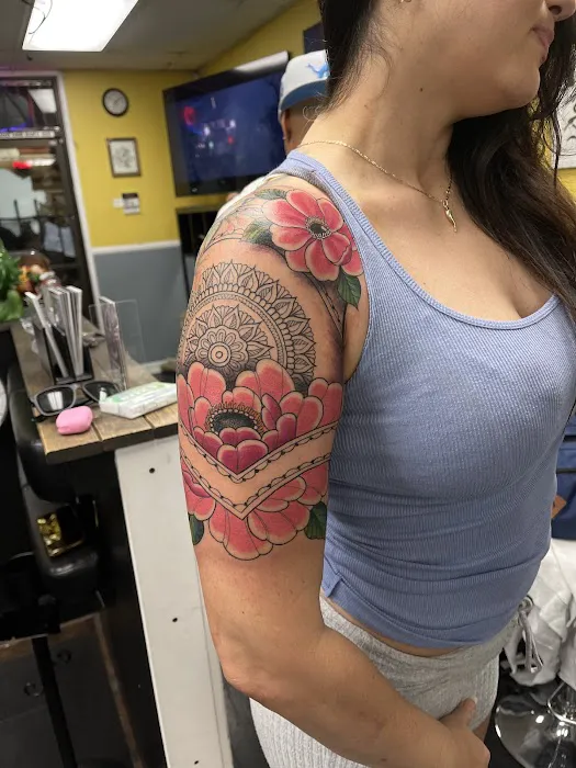 House of needles tattoo shop 6