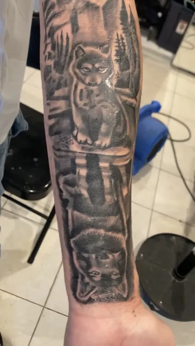 Woodland Hills Tattoo 0
