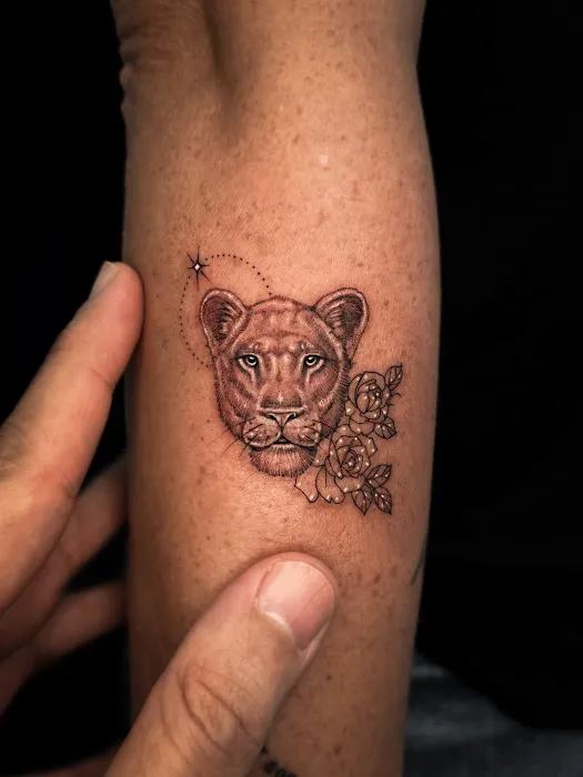 Cacho tattoo studio 6