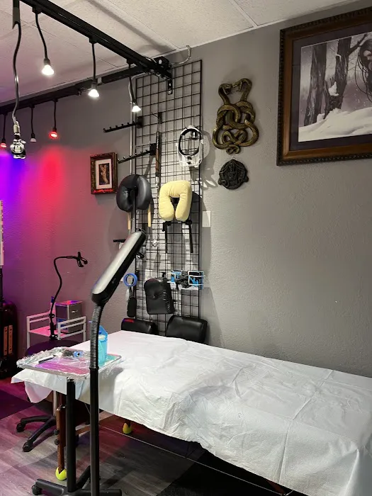 Howling Winds Tattoo Studio 5