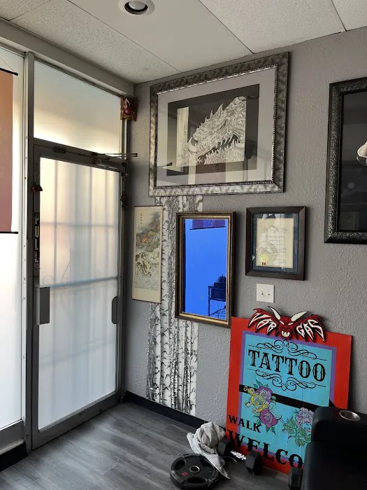 Howling Winds Tattoo Studio 8