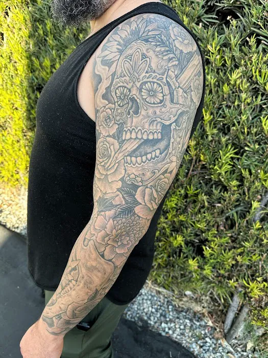 Rare Hearts Tattoo Club 6