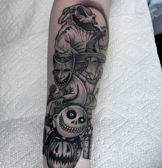 Artifact Tattoo & Body Piercing 1