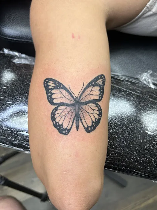 Lucky's Tattoo 5