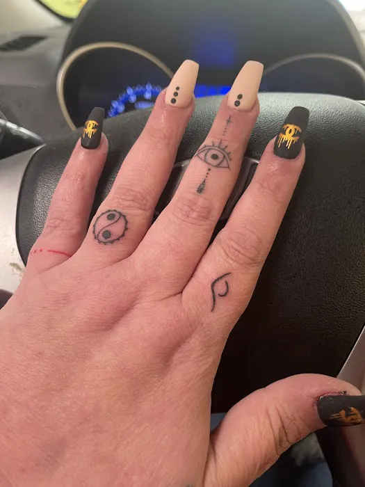 The Madd Tatter'z Tattoo Parlor 4