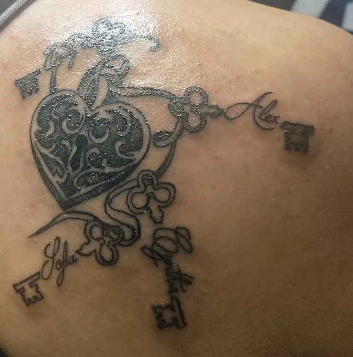 Mission Tattoo & Piercing 5