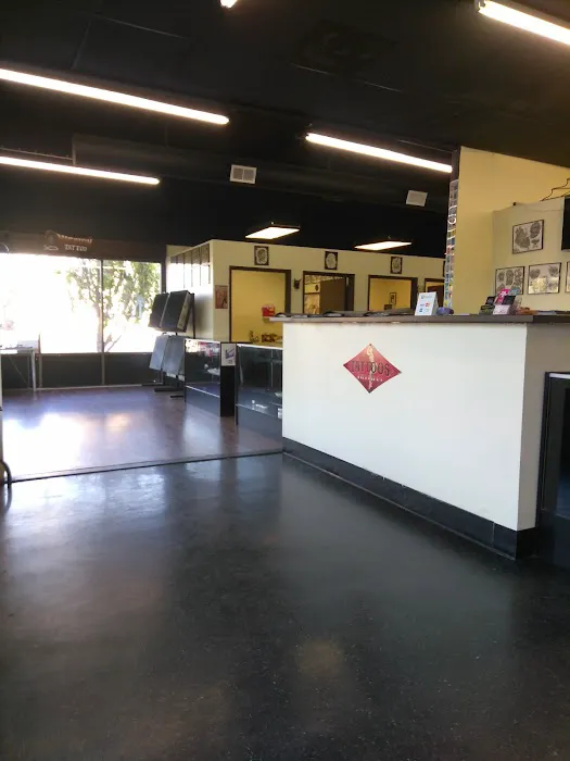 Mission Tattoo & Piercing 9