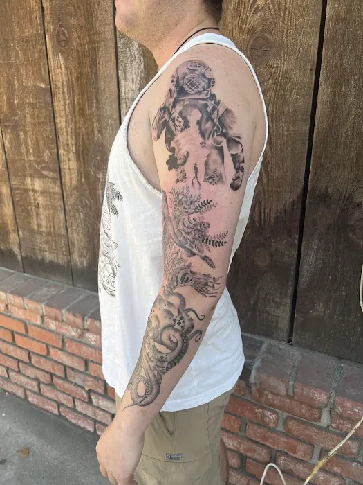 Reflect Tattoo Studio 7