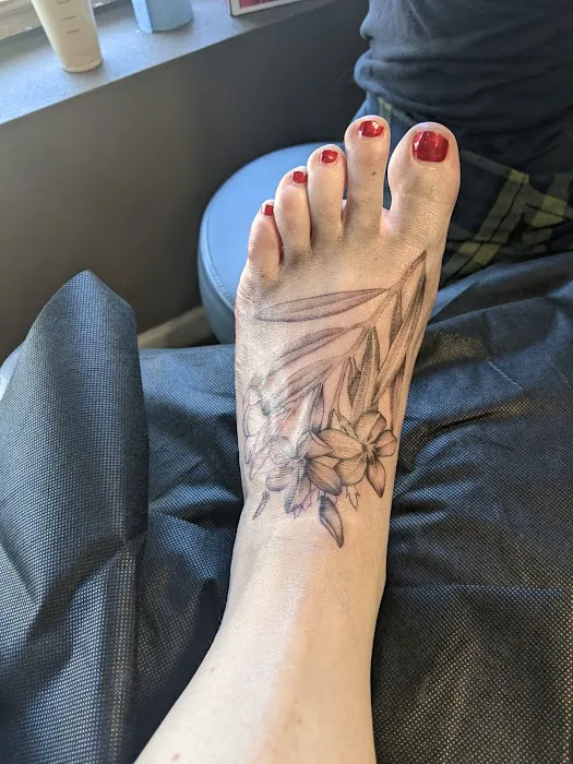 Reflect Tattoo Studio 2