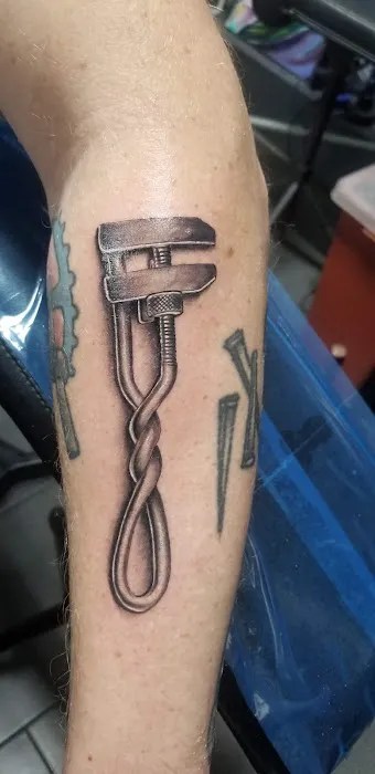 Inkfamous Arte' Tattoo & Body piercing 0