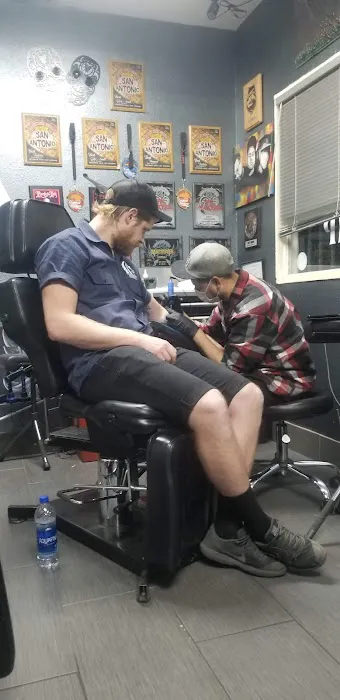 Inkfamous Arte' Tattoo & Body piercing 1